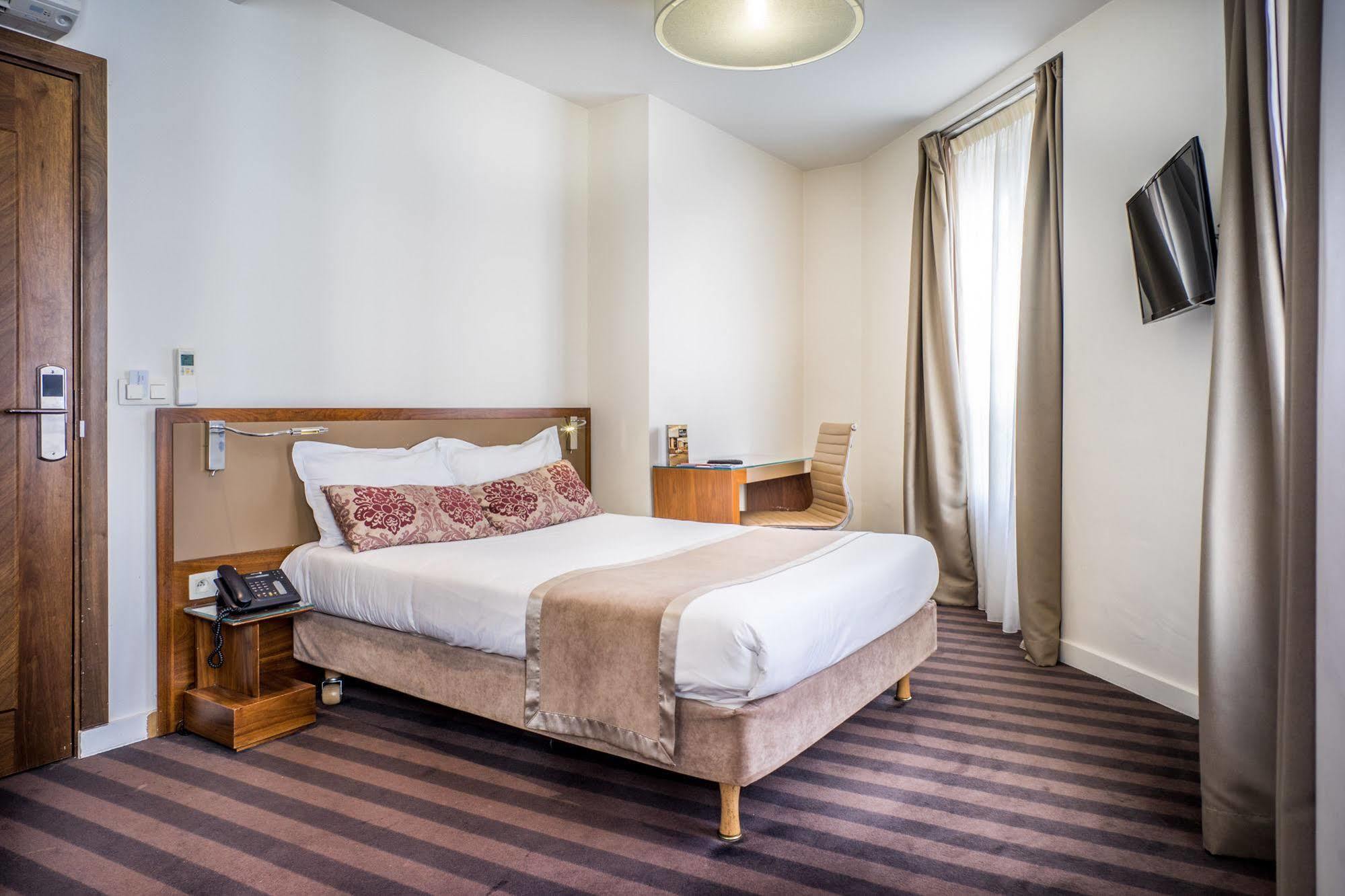Art Batignolles 3* Parigi