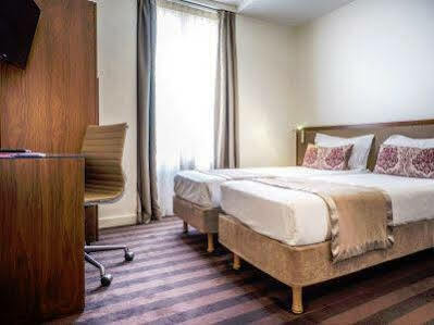 Art Batignolles Hotel